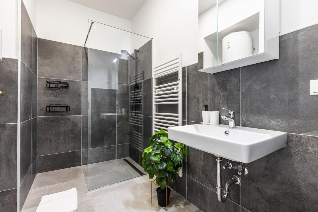 Classy And Elegant Apartments In A Calm Area Viena Exterior foto